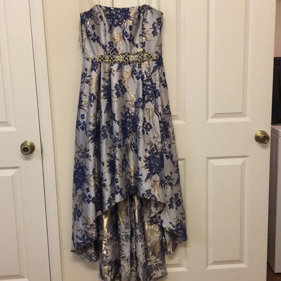 Dresses & Skirts - Cachet Size 8 Prom Dress/Evening gown